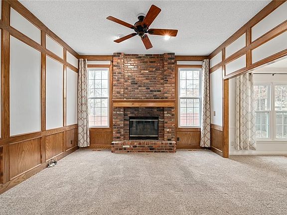 2nd image of 1244 E Sleepy Hollow Dr