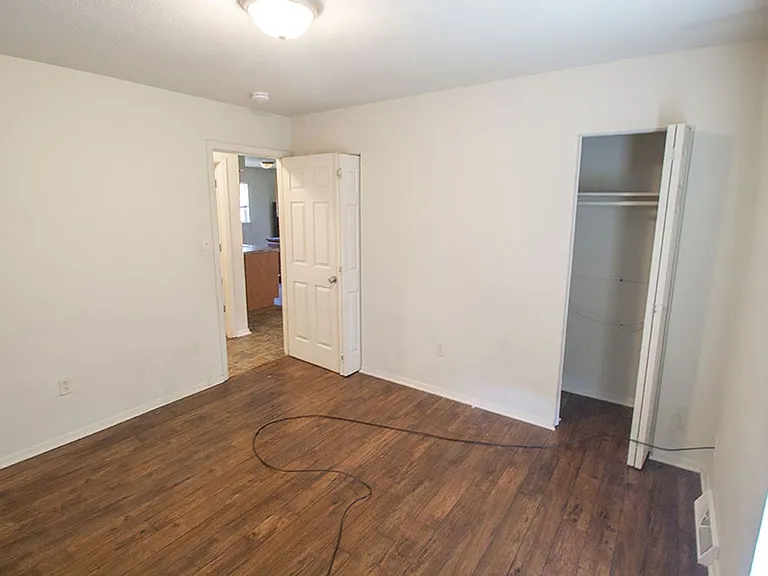 1013 W Ash St — Photo 12