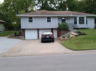 8804 Evanston Way, Kansas City, MO 64138