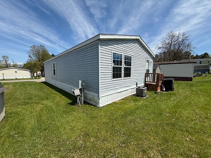 Exterior 3