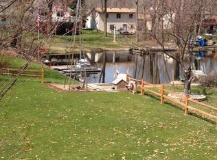 14248 North Rd, Fenton, MI 48430