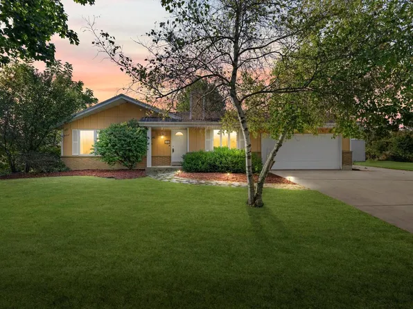 925 East Milwaukee AVENUE, Oak Creek, WI 53154