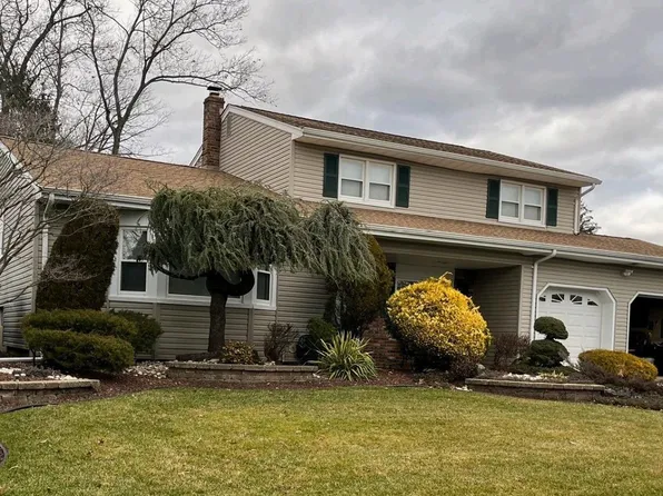 31 Creamer Dr, Sayreville, NJ 08872