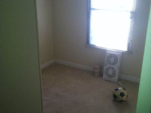 3rd image of 810 E C St Lot 60