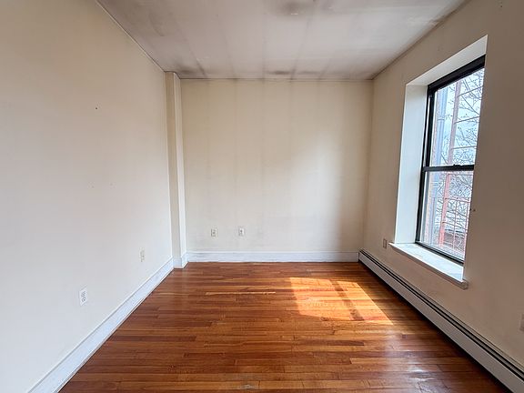 5th image of 60 Somers St #3
