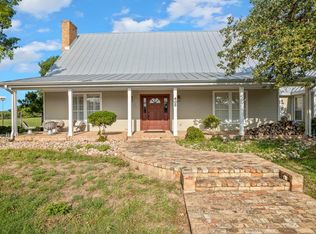 405 Frederick Rd, Fredericksburg, TX 78624