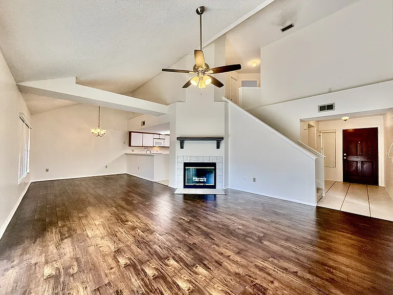 463 E Springtree Way — Photo 6