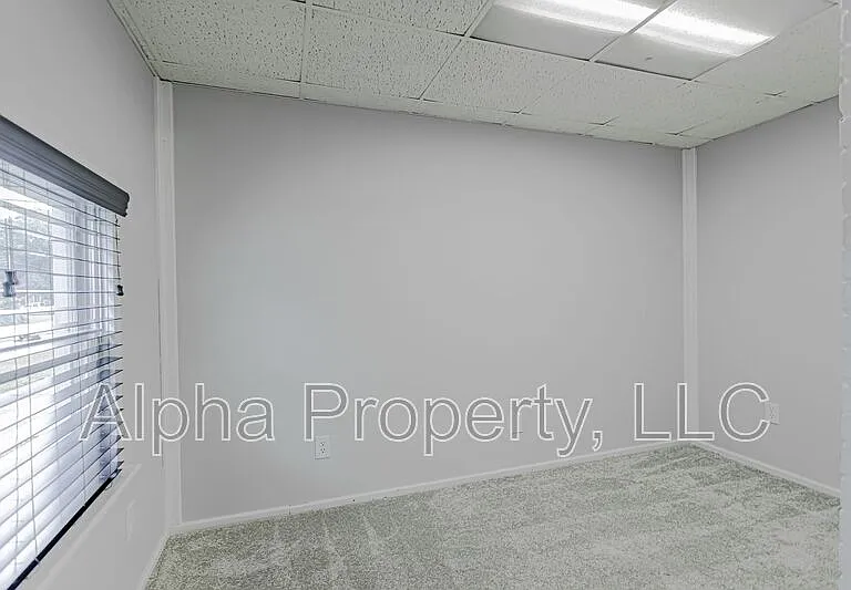 20 Eastview Dr — Photo 5