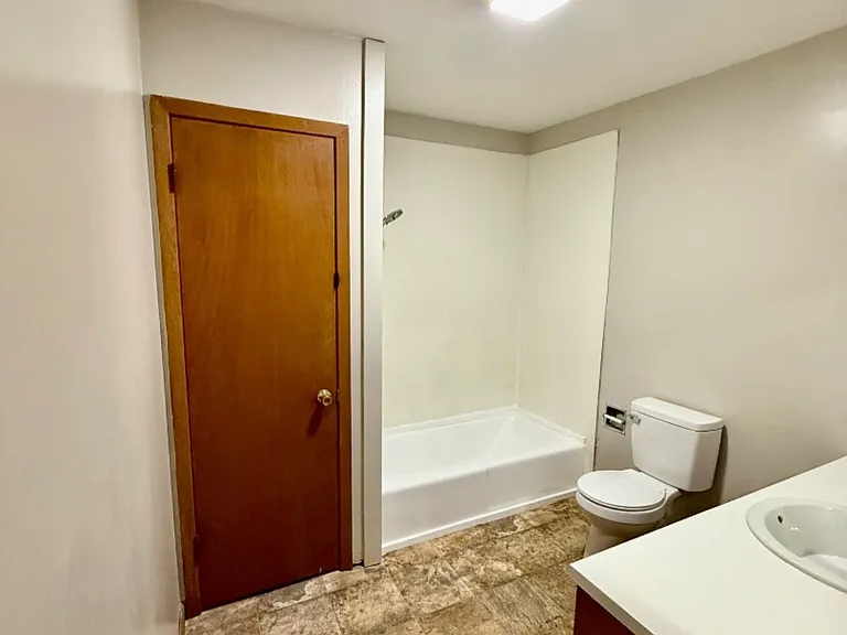 808 Davis Blvd — Photo 10
