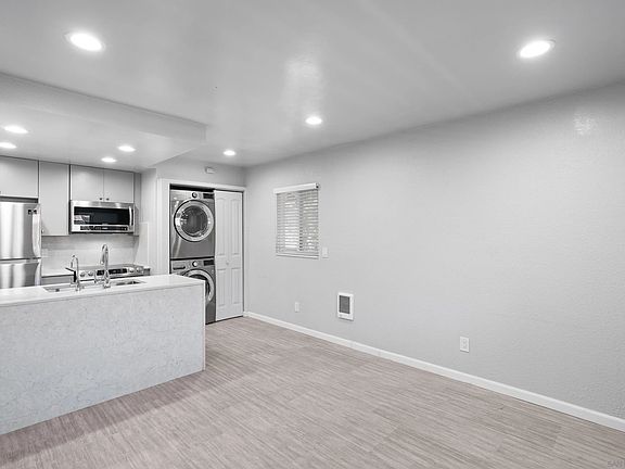2nd image of 875 W San Ysidro Blvd Unit 10