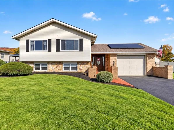 1154 Sunrise Ln, Slatington, PA 18080