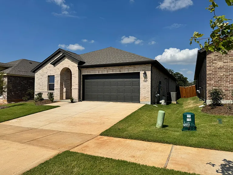 3317 Fortress Way — Photo 2