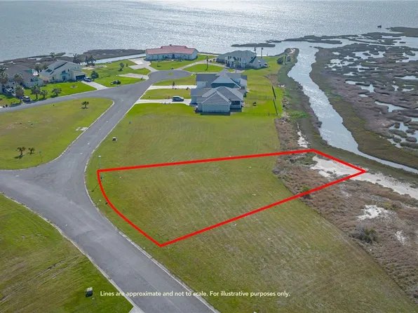 64 Lake Shore Cir, Rockport, TX 78382