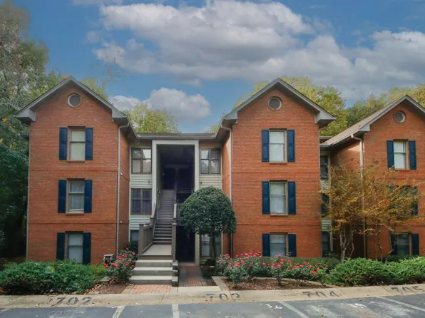 702 Garden Ct, Sandy Springs, GA 30328
