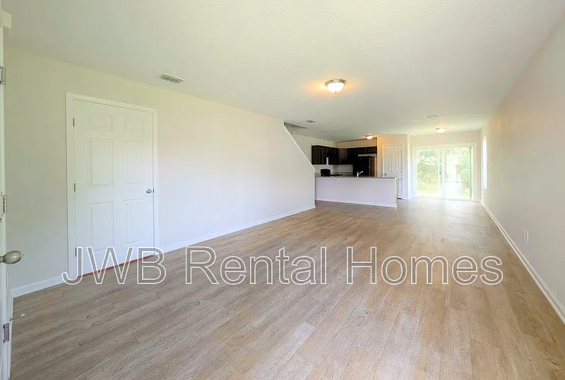 Cedar Hills — Photo 2