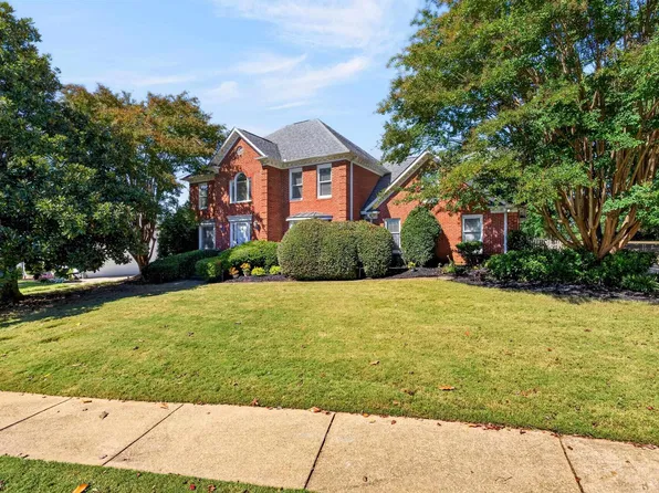 225 E Shallowstone Rd, Greer, SC 29650