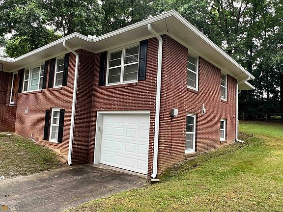 2nd image of 64 Simmons Cir