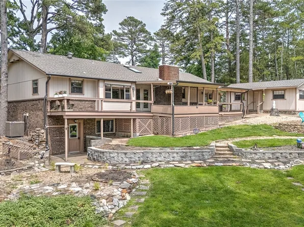 8611 Spruce Dr, Rogers, AR 72756