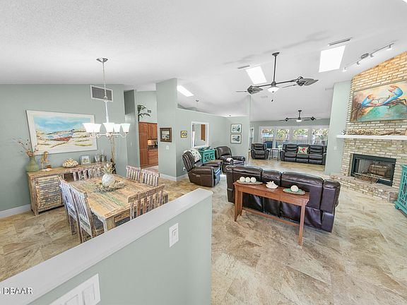 4th image of 64 Buschman Dr