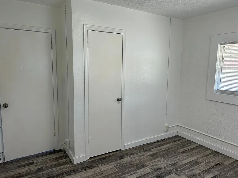 106 S Monroe Ave — Photo 16