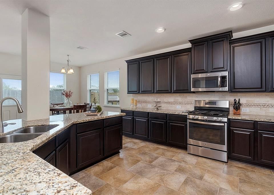 1st image of 3913 Penny Ln