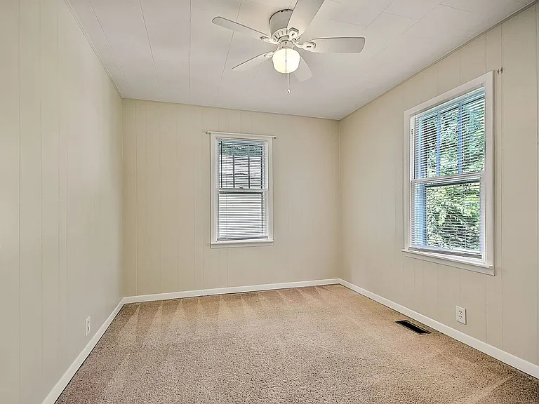 1050 Delawana St — Photo 10