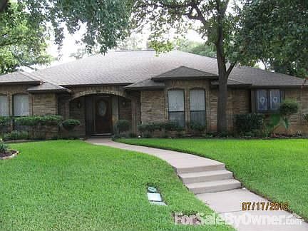 1st image of 913 Larkspur Ln