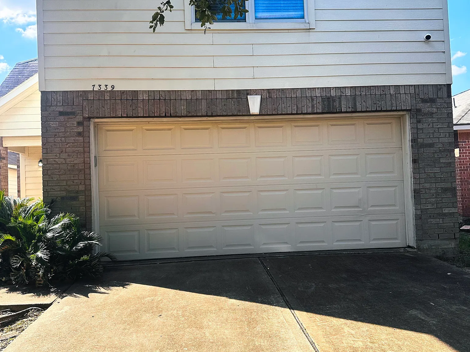 3 bed, 2115 sqft, $1,970 — Photo 1