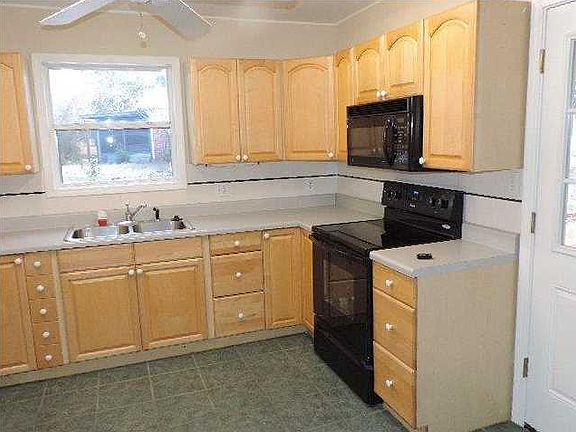 3rd image of 215 Bayou Woods Dr NW