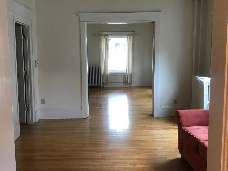 1st image of 510 8th St S #E