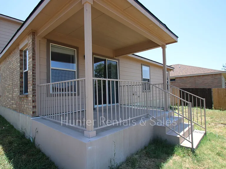 6712 Taree Loop — Photo 32