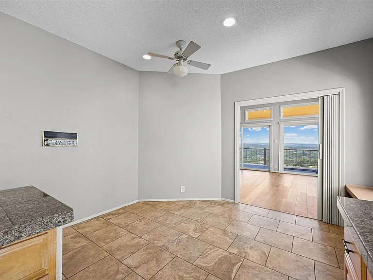 114 Paragon Ct — Photo 13