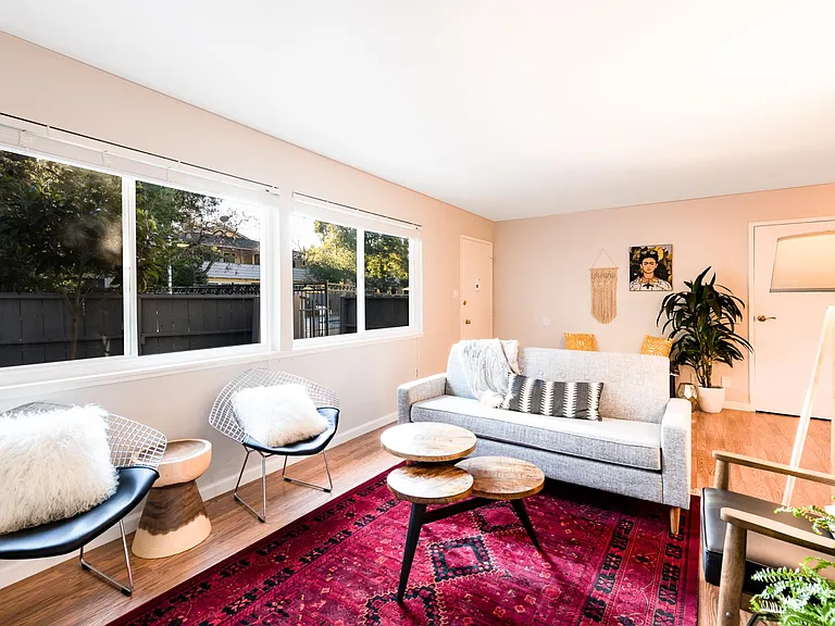 138 W Dana St #B — Photo 1
