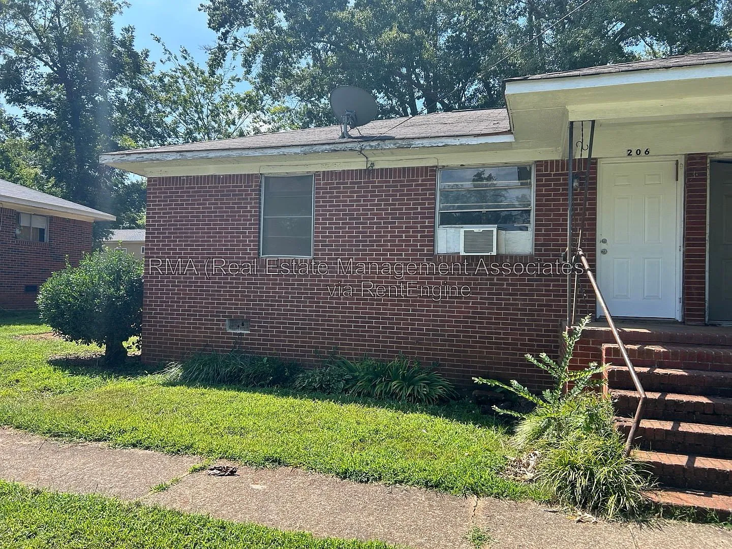 2 bed, 1.0 bath, 756 sqft, $850 — Photo 1