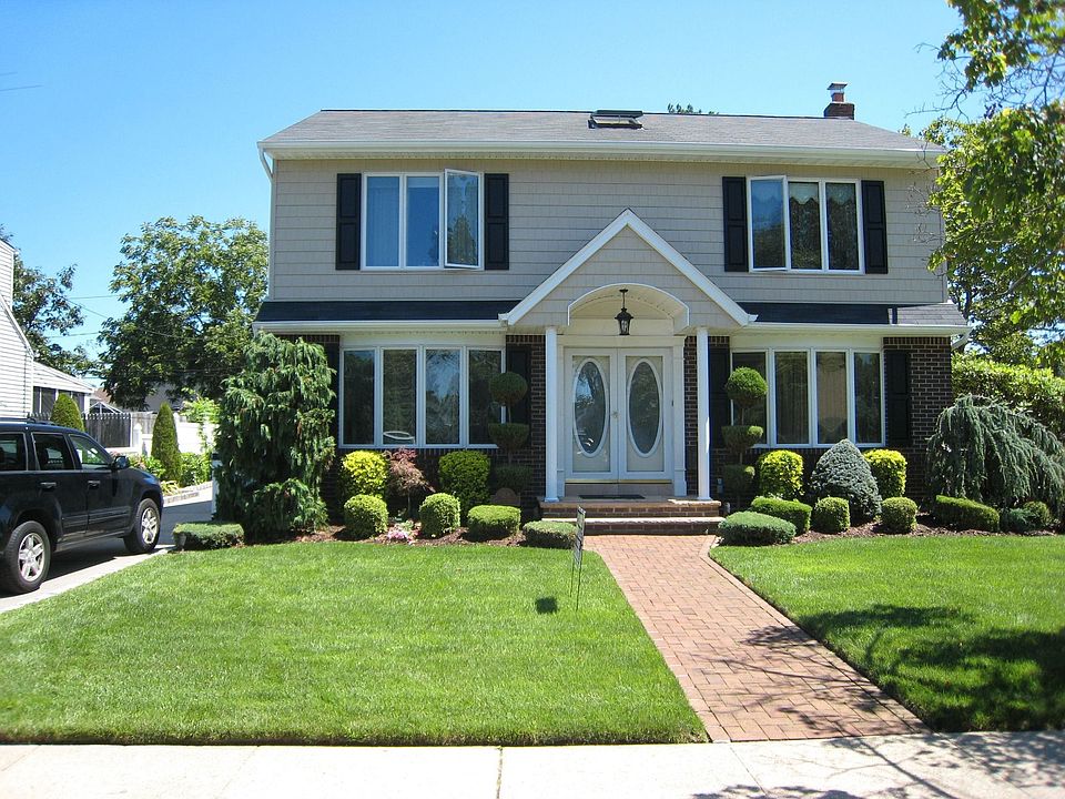 1st image of 358 Fairway Dr