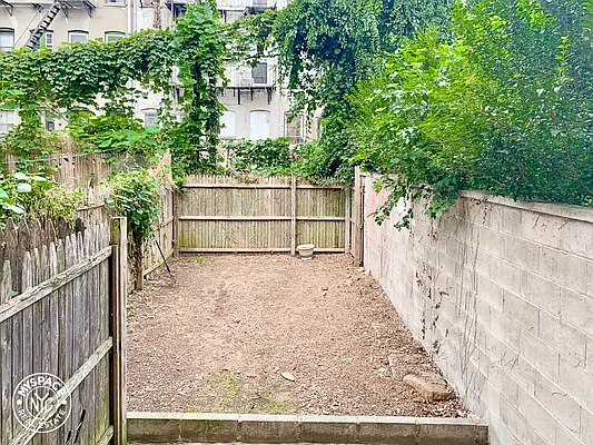 Rented by MySpaceNYC | media 2