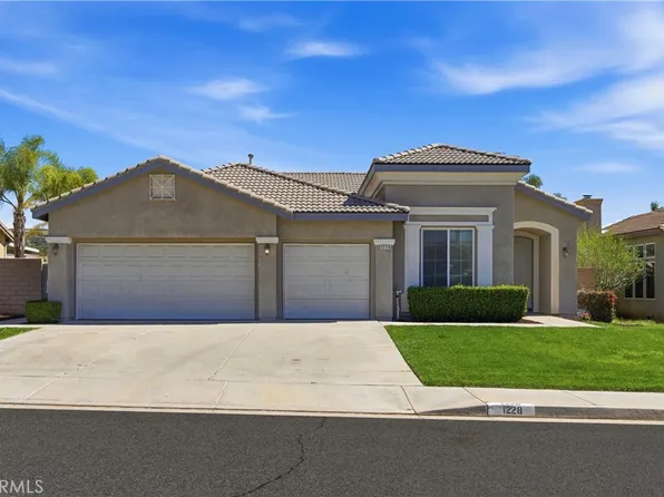 1228 Foothill Dr, Banning, CA 92220