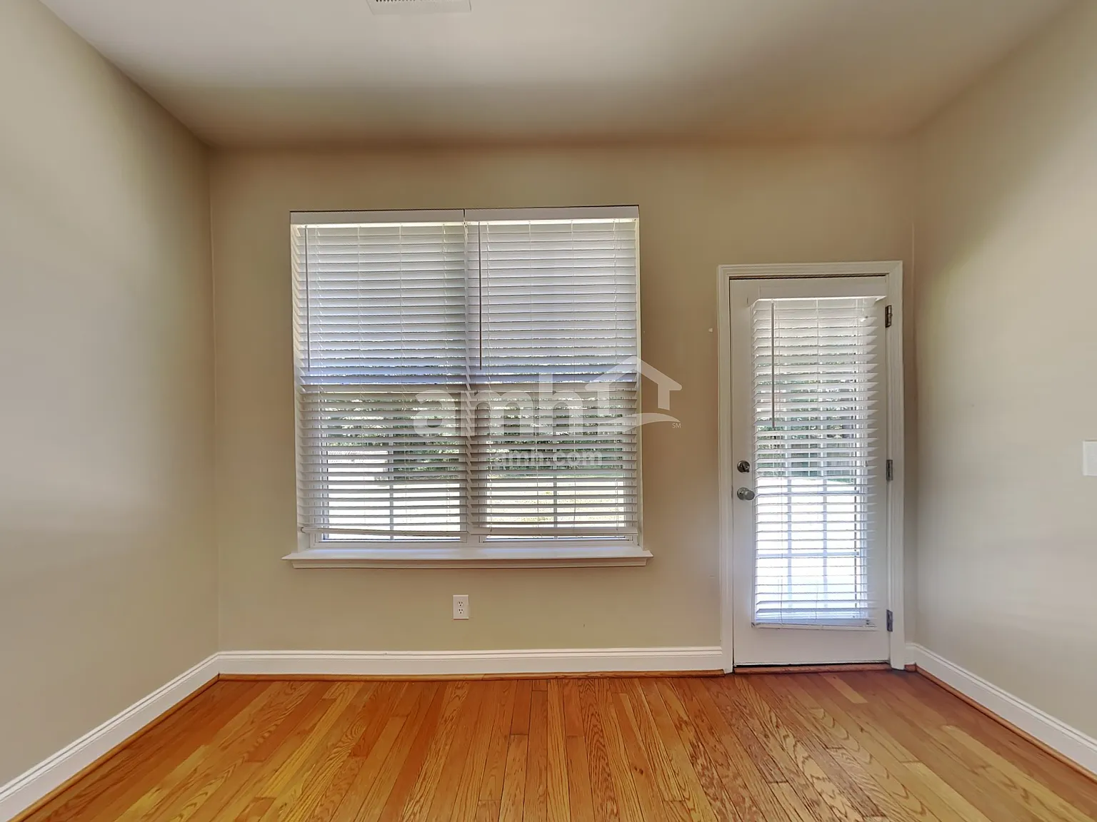 4 bed, 2.5 bath, 1920 sqft, $2,415 — Photo 4