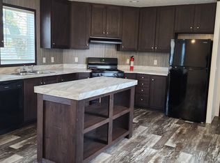 34 Liberty Sq, Davison, MI 48423