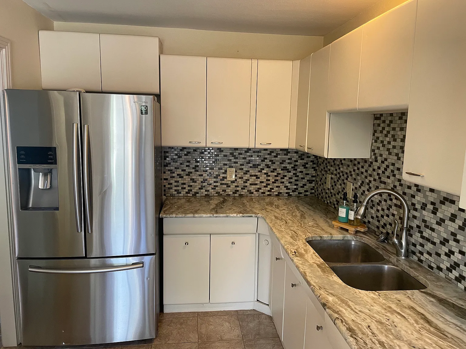 276 Emporia Blvd — Photo 4