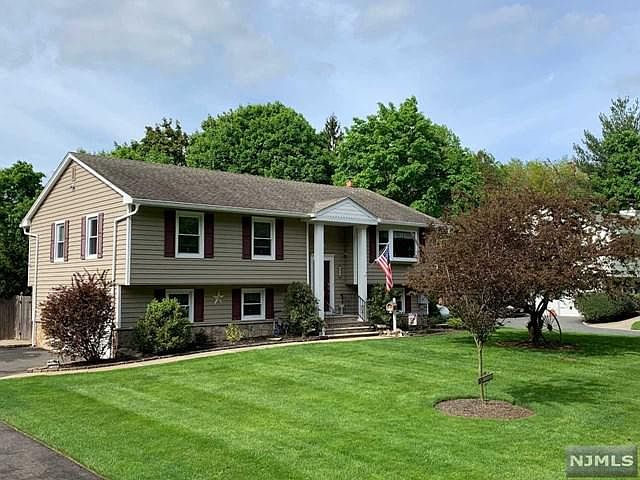1st image of 8 Dana Dr