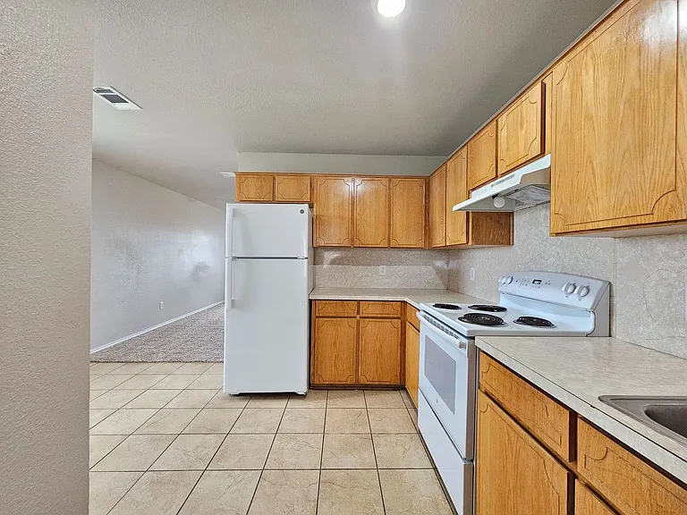 4601 Hudson Dr #D — Photo 8
