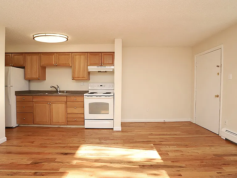 136 N Washington St — Photo 18