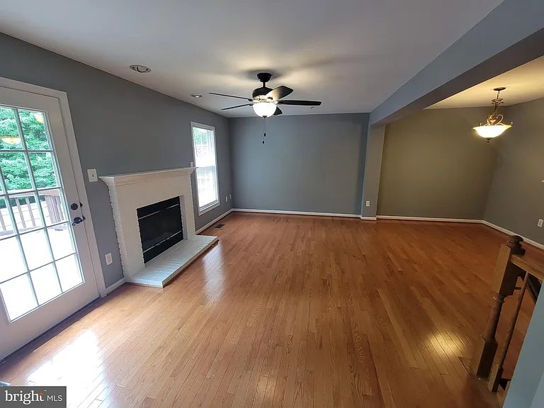 8702 Castlerock Ct — Photo 17