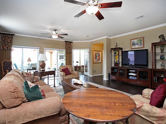 3rd image of 1855 Dexter Ln