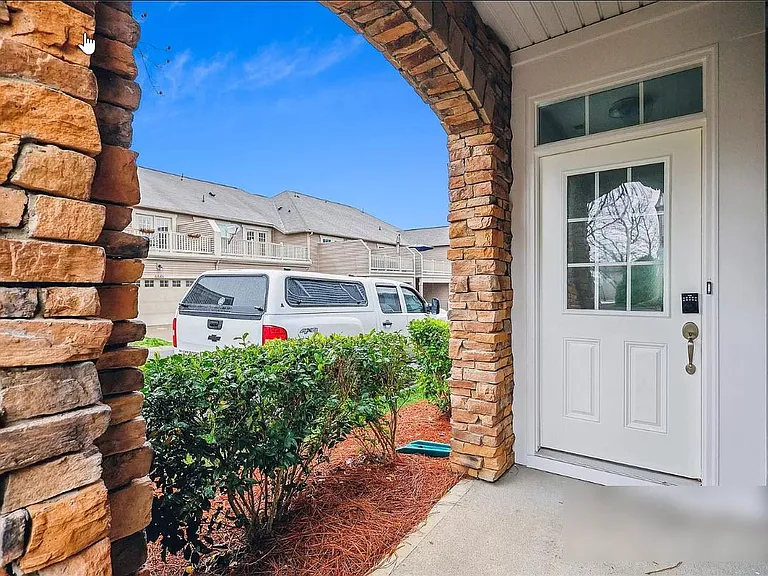 5538 Trieg Dr — Photo 5