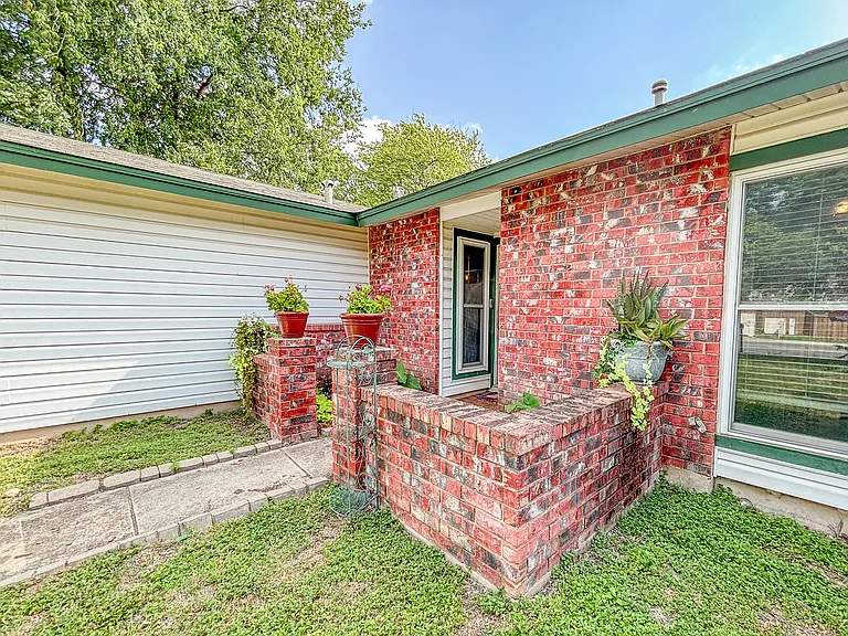 5830 Les Harrison Dr — Photo 15