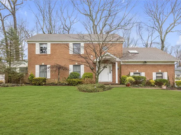 40 Rustic Gate Lane, Dix Hills, NY 11746