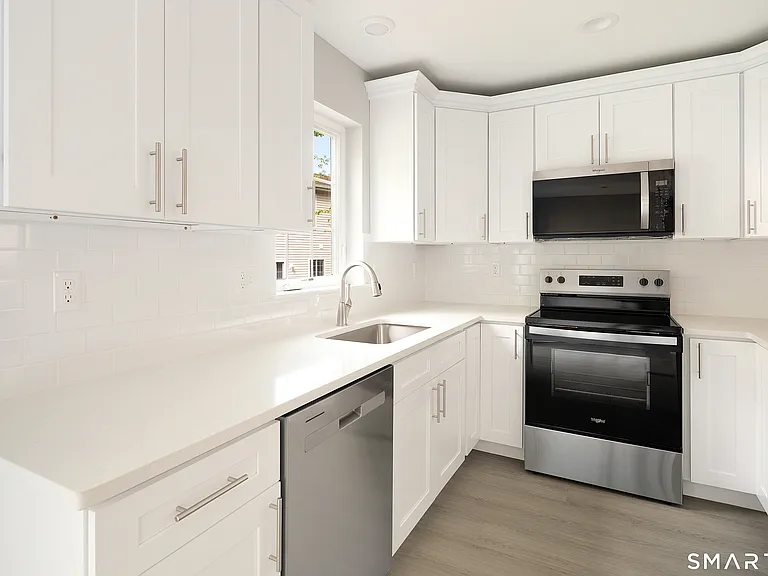 91 Taft Pointe #2 — Photo 9