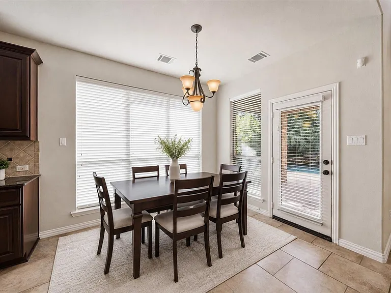 63 Vershire Cir — Photo 8